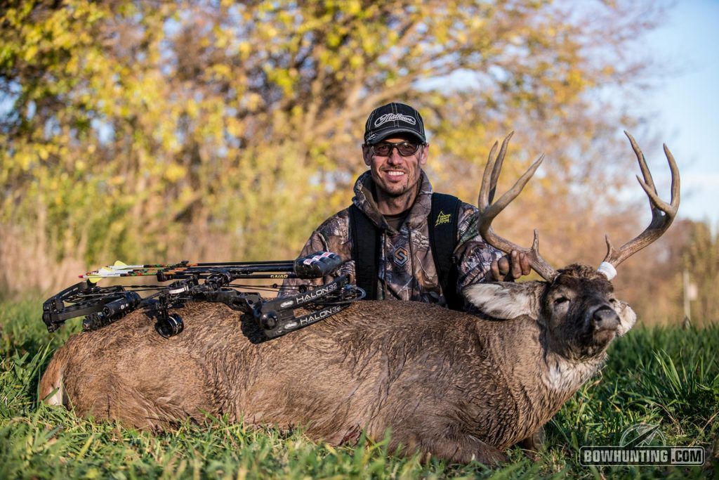 Todd Graf was able to put his Halon 32 to the test on this great Illinois whitetail just last weekend
